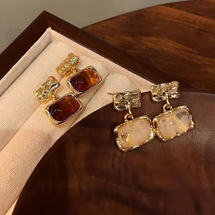 Who Can'T Love~ Maillard Amber Earrings French Retro Elegance Temperament Niche Design Resin Stud Earrings