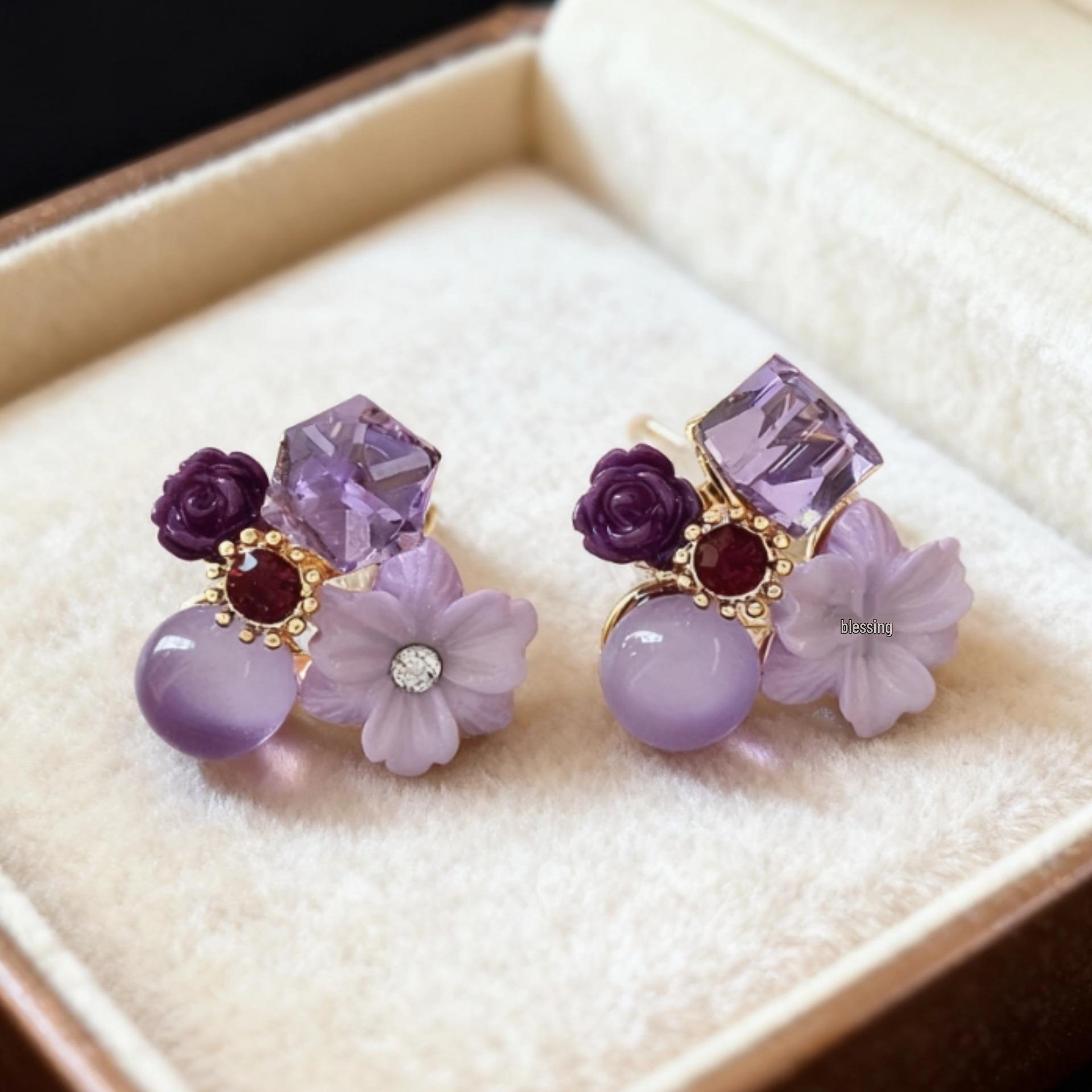 2025 Retro Purple Crystal Flower Stud Earrings: Versatile, Fashionable, Gentle, and Elegant Standard