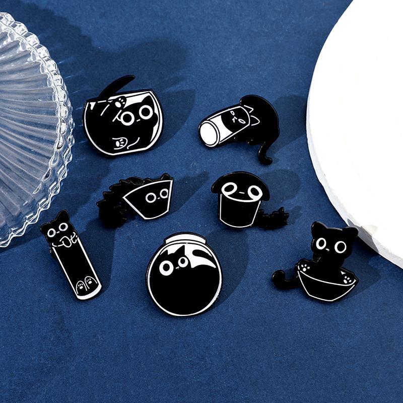 1Pc Cat Brooch Jewelry Gifts Cartoon Animal Lapel Pins Bag Accessories Clothing Decor Cute Badges Black Kitten