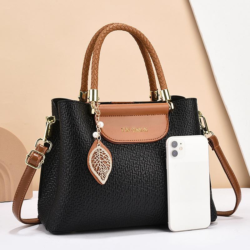 Autumn and Winter Women's Handbag Large Capacity Bag 2025 New Fashion Shoulder Messenger Bag