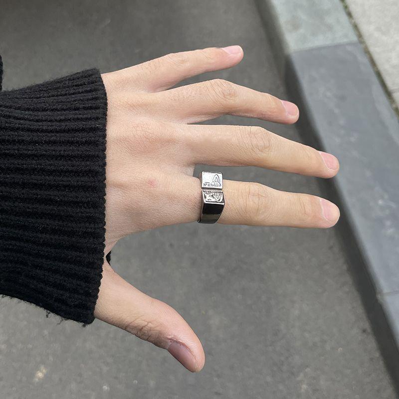 Pierścionek logo Saturn wygrawerowany vintage pierścionek vintage hip hop męski damski niszowy niepopularny modny mężczyzna ulica crack