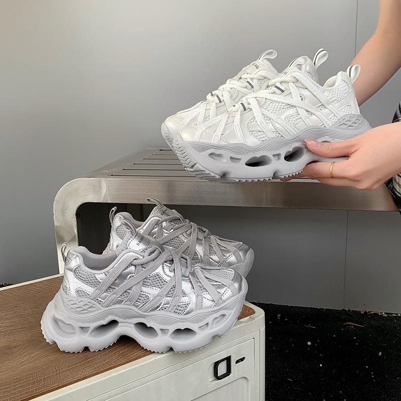 European Mesh Breathable Red Lip Dad Shoes Women's 2025 Summer New Small Thick-soled Heightening Casual Sports Shoes