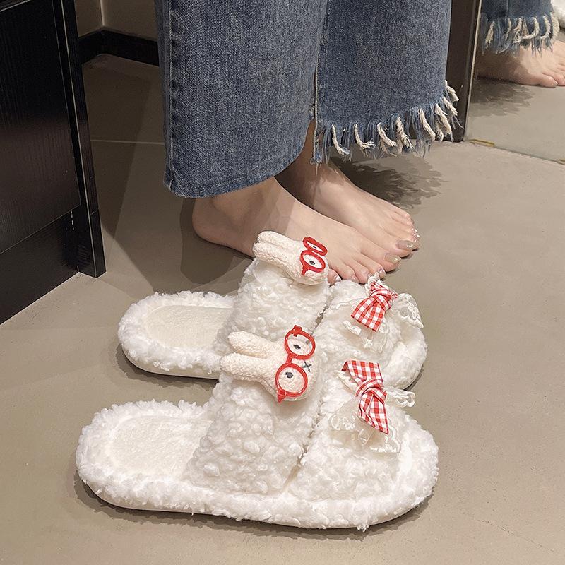 Niedliche Cartoon flauschige Hausschuhe Damen 2025 Herbst und Winter neu Außenbekleidung rutschfest flauschig warm Charakter Baumwollmopp