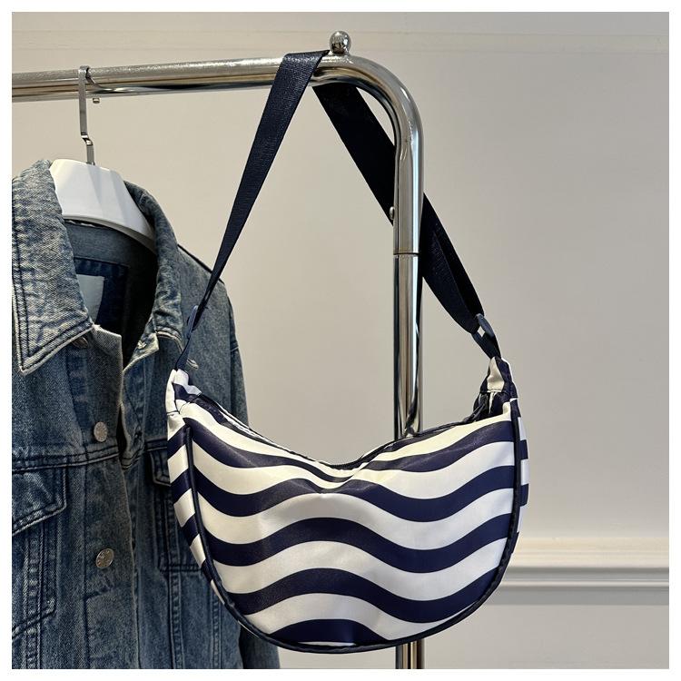 2025 Four Seasons Contrasting Stripes One Shoulder Underarm Bag Fashion Commuter Dumpling Bag Women's Ins Large Capacity Crossbody Bag
