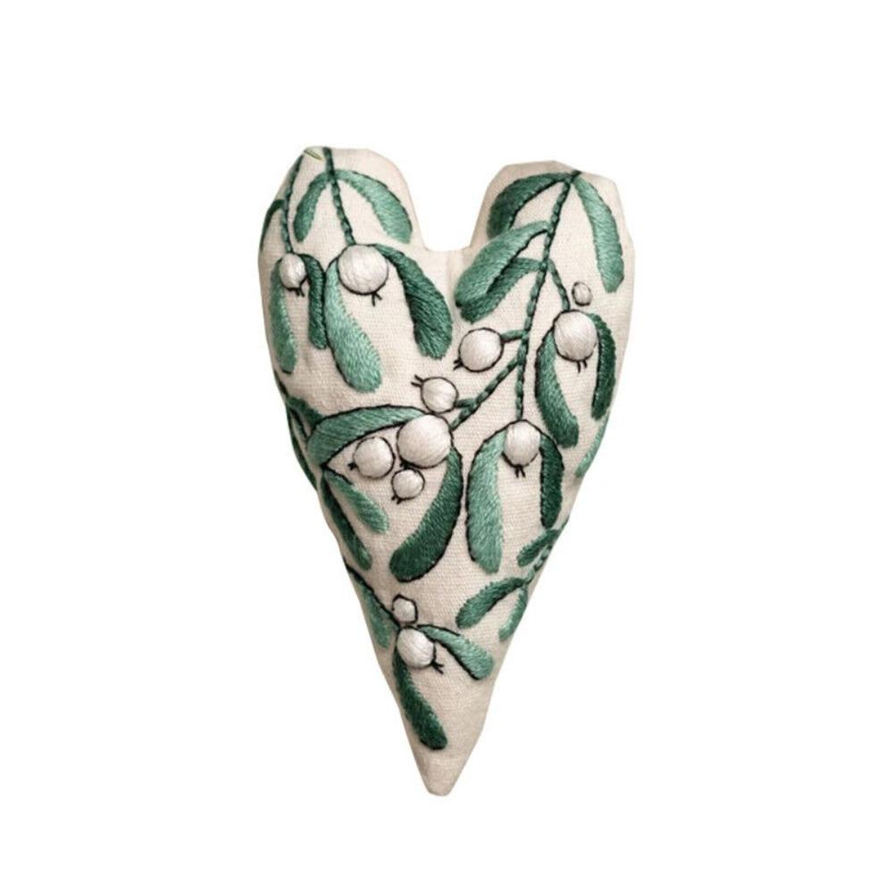 Festival Heart Christmas Embroidery Kit Gifts with Needle and Thread Heart Cross Stitch Kit Material Package