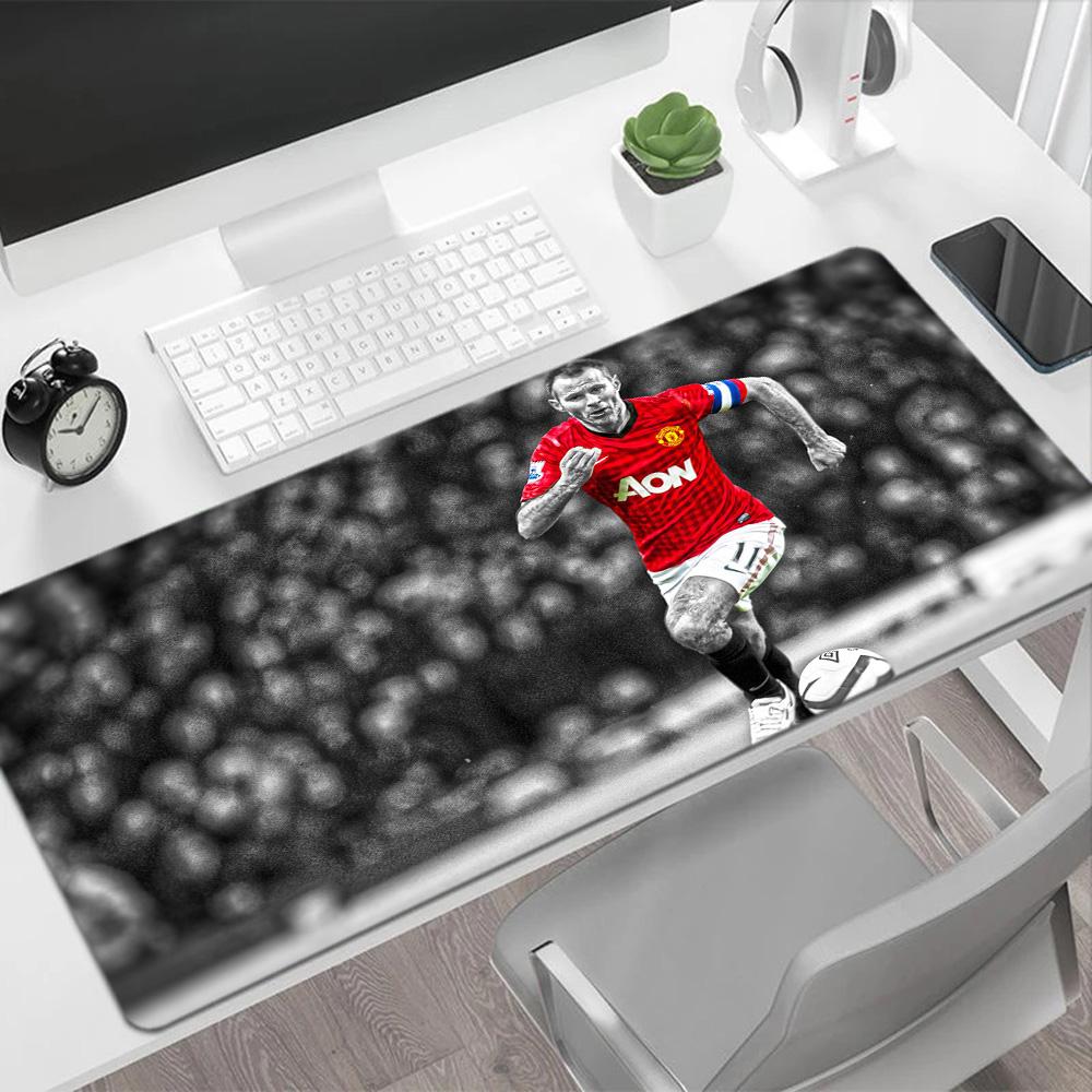 Man United's Player Celebrates Victory Large Mouse Pad Office Mouse Mats Desktop Mouse Pad Non-Slip Rubber Bottom