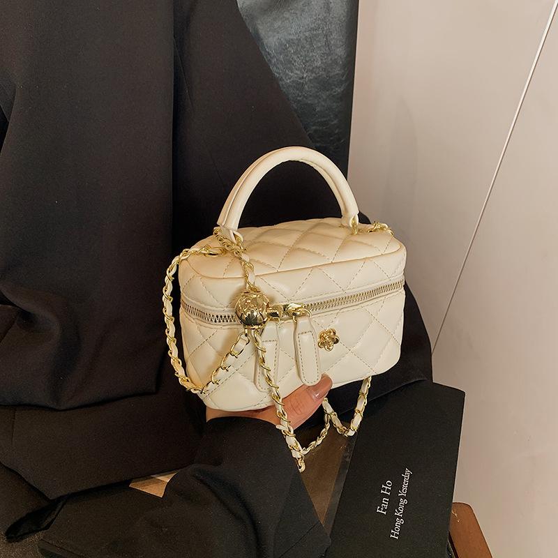 Premium mini bag women's spring and summer 2025 new white niche diamond chain messenger bag portable bucket bag