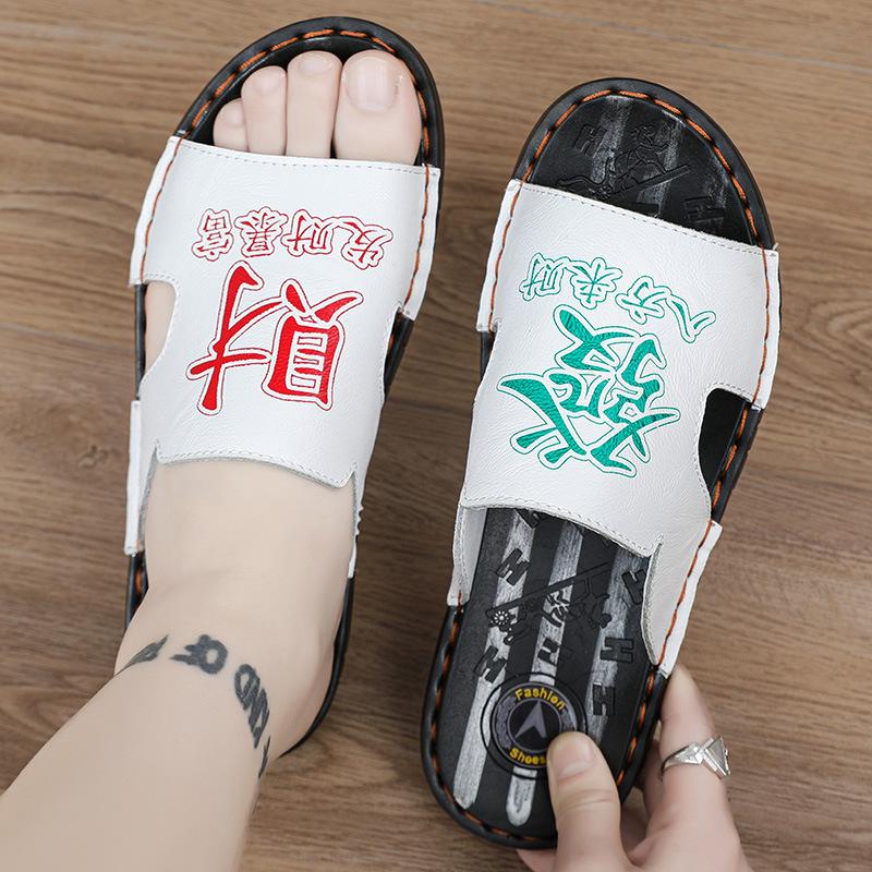 

2025 new personalized slippers men s summer fashion non-slip soft bottom one-word leather outer wear men s cool slippers 45 белый