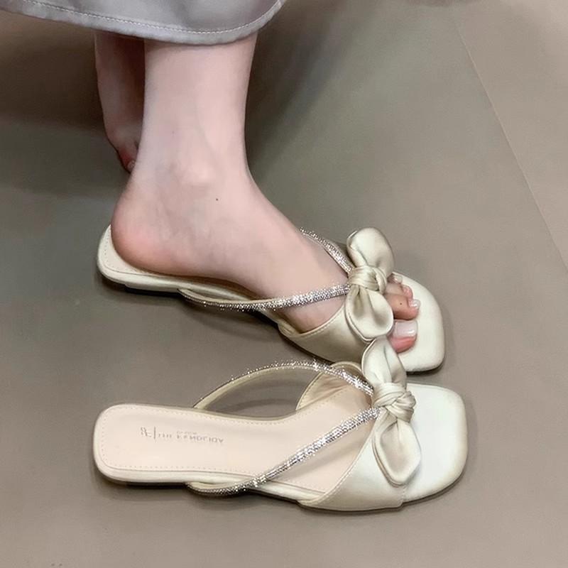 Cool Slippers Women's Summer Wear New Bow Rhinestone Belt Sweet Square Head Word Sandals