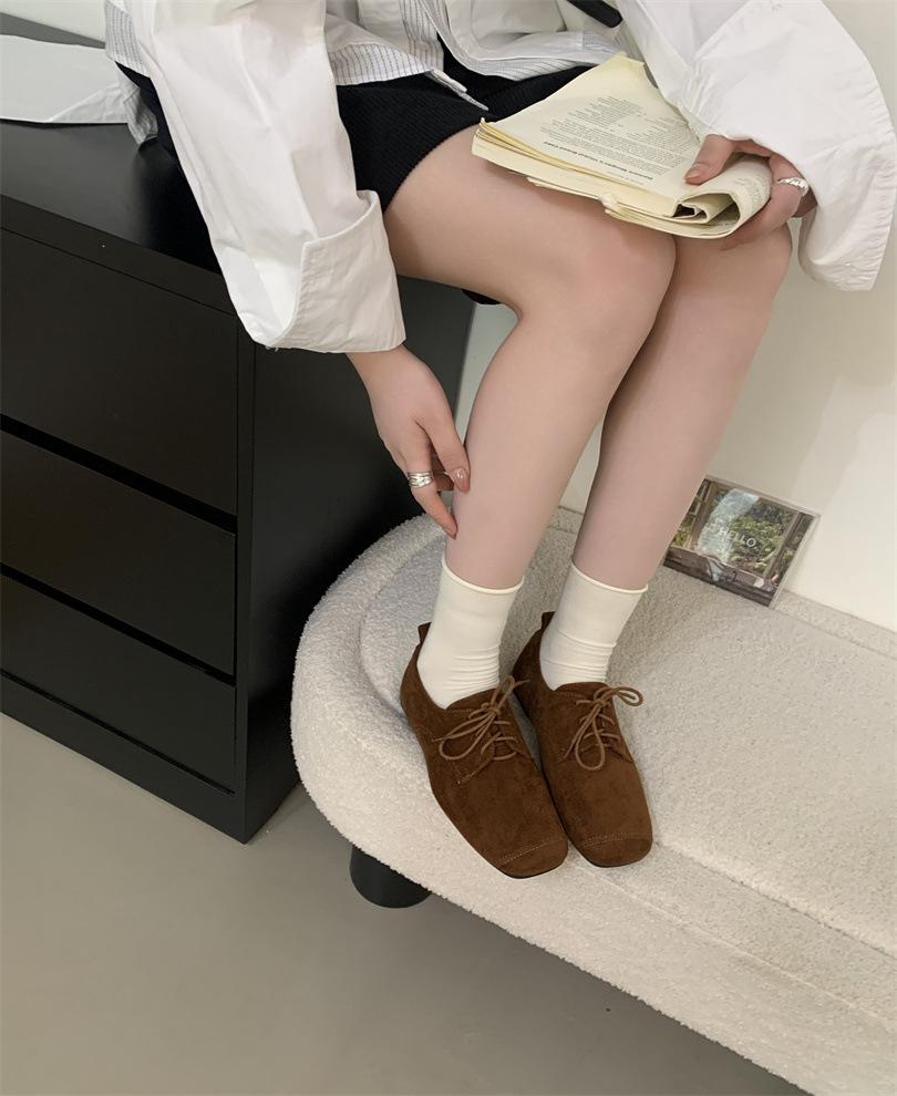 

Прямые продажи женской обуви в стиле ретро на плоской подошве, повседневные универсальные женские туфли-одинарки с низкой посадкой и шнуровкой спереди, туфли-дуду 39 светло-коричневого