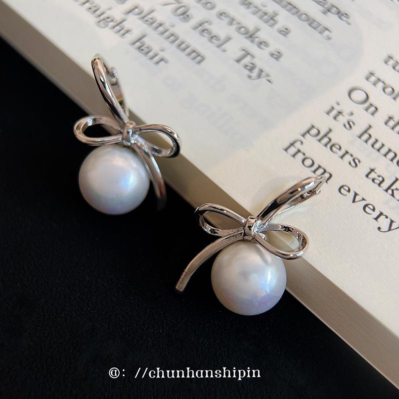 Ear clips without ear piercings~ Korean bow pearl ear buckles, light luxury, high-end sense, niche temperament, mosquito coil disc earrings for women