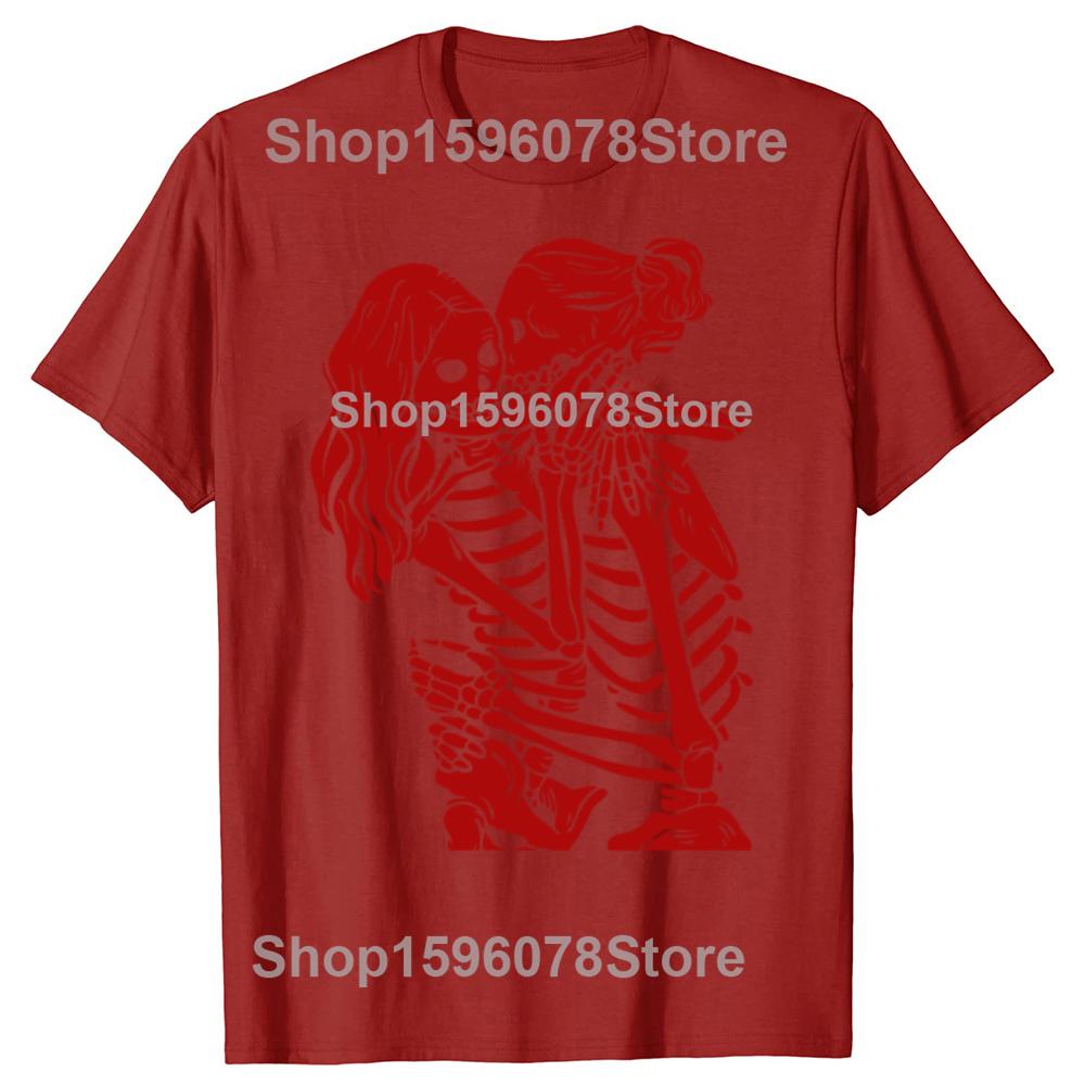 Lesbian Couple LGBTQ Pride of Woman Skeletons Lovers Kissing T-Shirt Summer Style Cotton Short Sleeve Oversized T-shirt Tops