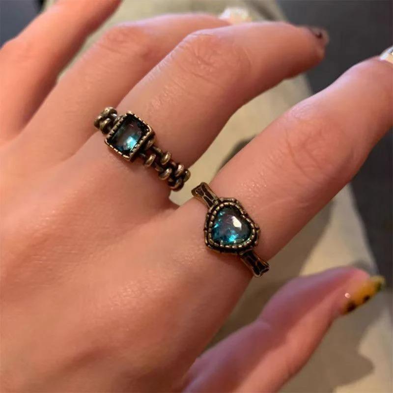 Vintage 5 Twisted Chain Pattern Open Ring for Women Men Gothic Blue Heart-Shaped Zircon Design Ring Y2K Punk Jewelry