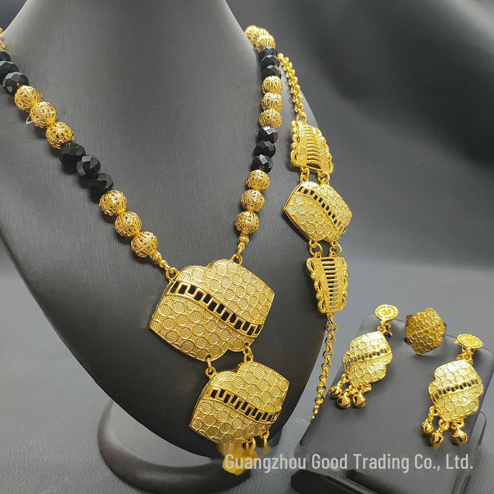 

Комплект африканских украшений Dubai Bride с позолотой 24 карата: Ожерелье, браслет, серьги и кольцо