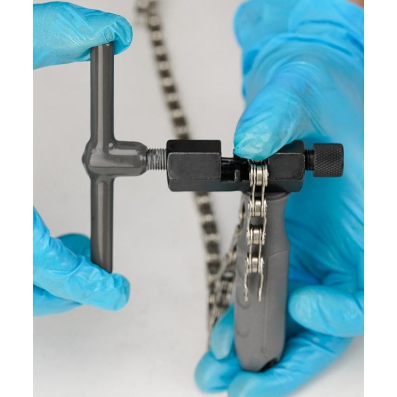 Mountain Bike Chains Extractor Cutter Device Bicycles Chain Pin Remover Bicycles Chains Remove and Install Tool Enduring