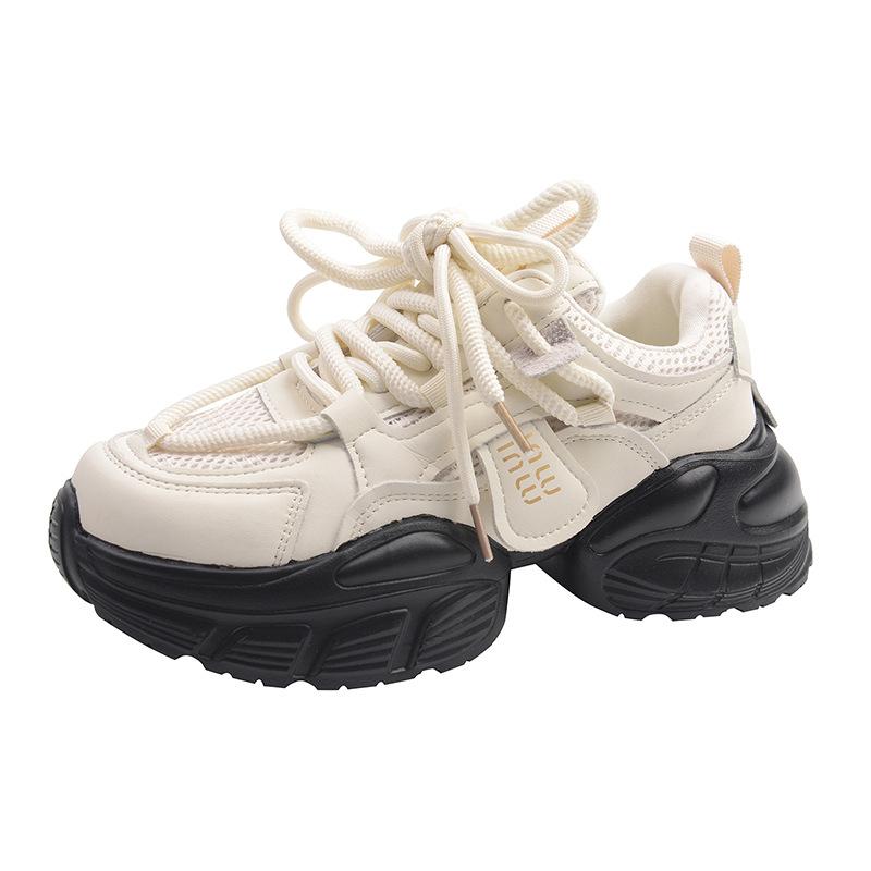 Small platform women's feet increase in spring and autumn 2025 new popular white casual sports shoes