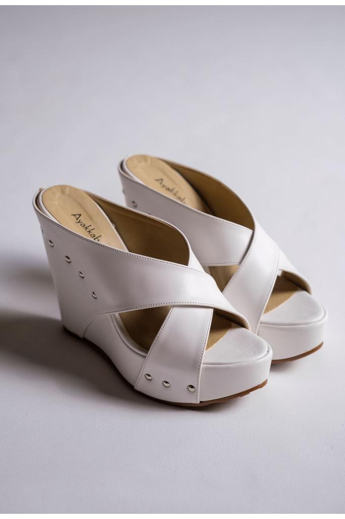 Women's Fashion Style Special Design Gold Studded Wedge Heel Slippers