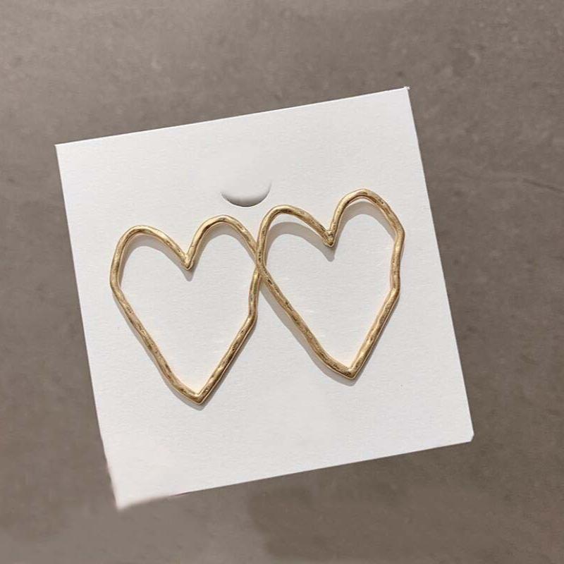 Temperament simple pearl love stud earrings women's light luxury niche design sense high sense Korean versatile earrings ear jewelry