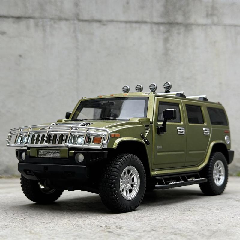 1/18 HUMMER H2 Highway 61 SUV Alloy Car Model Diecast Metal Off-road Vehicles Car Model Sound and Light Simulation Kids Toy Gift