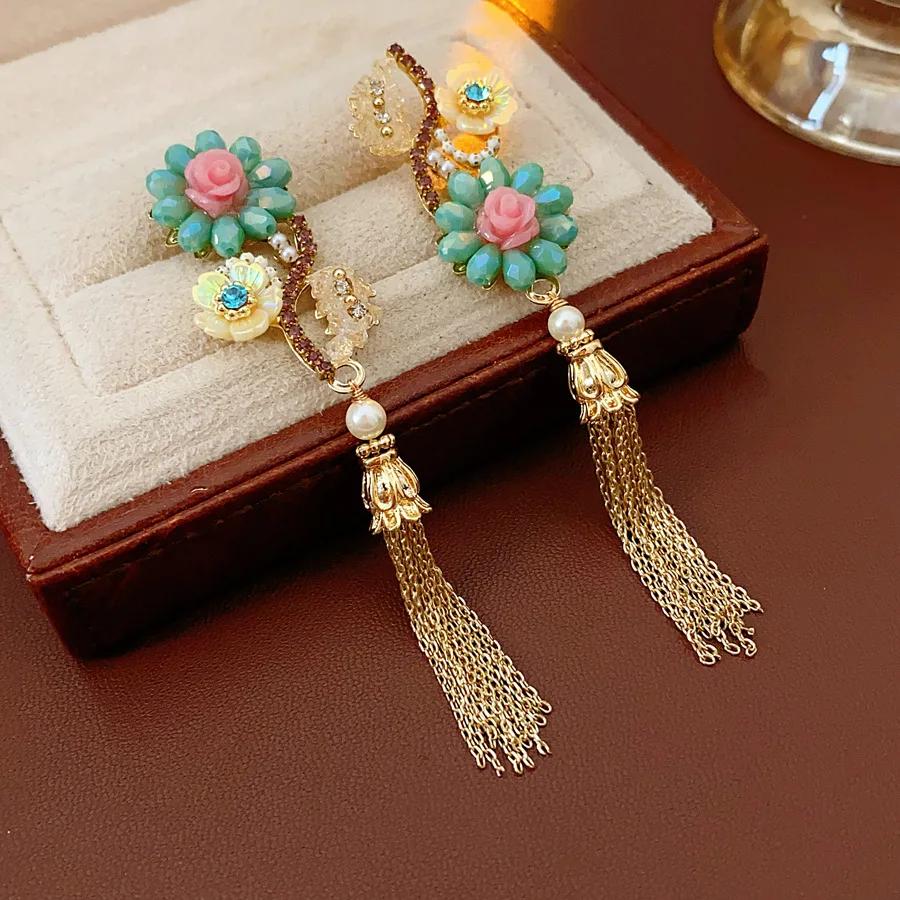 

Винтажная асимметричная серьга для женщин, игла из цинкового сплава, кристалл, цветок, кисточка, подвеска, серьга, высококлассный ретро, роскошный дизайнерский циркон