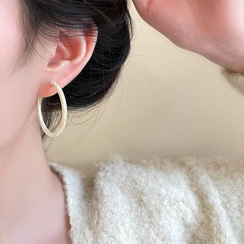 Spicy Girl Vibe: 2025 Sweet & Cool Niche Tassel Earrings - Chic & Slimming Long Design