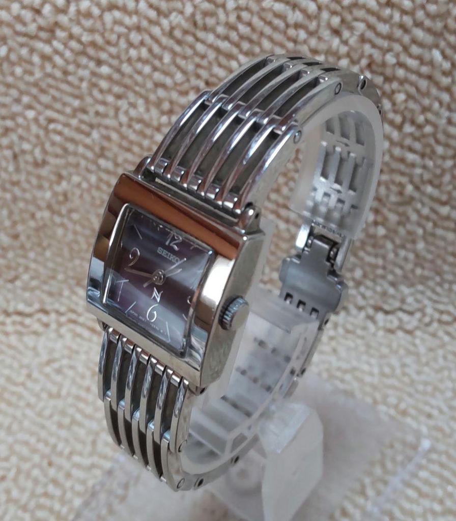 [USED] Rare, working Seiko women's watch with quartz movement and purple dial