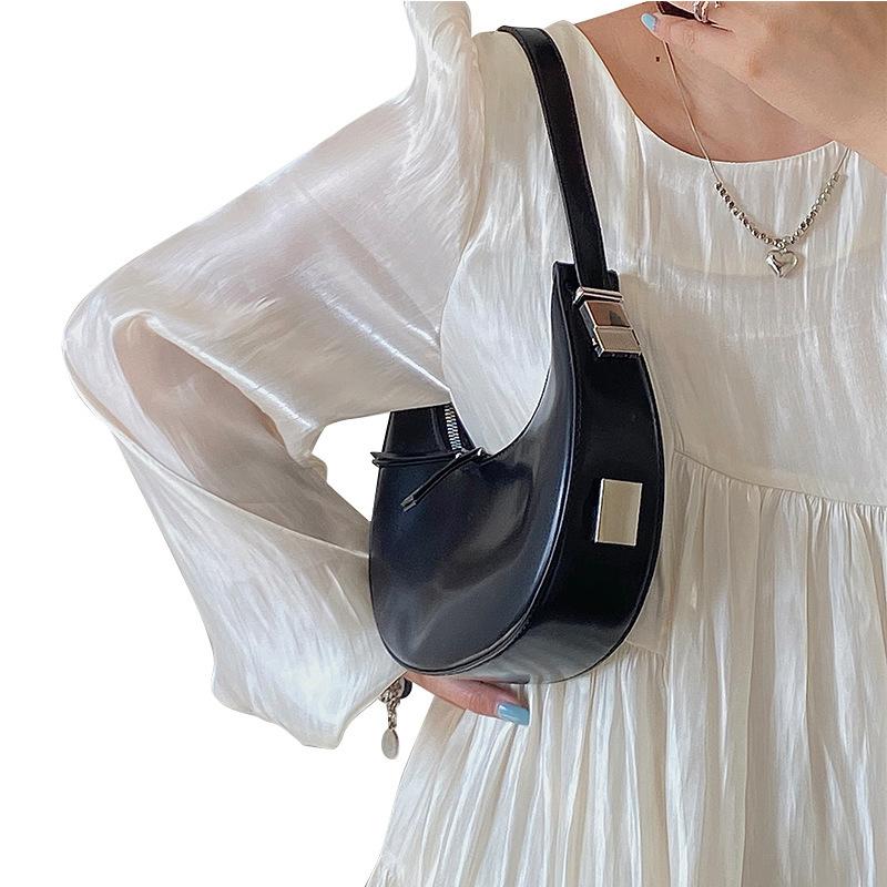 Einfarbige halbmondförmige Handtasche für Damen unter der Achsel, eine vielseitige und hochwertige Einzel-Schultertasche für Instagram