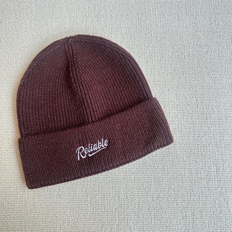 

Зимняя повседневная шерстяная шапка в корейском стиле с подвернутым краем для мужчин и женщин, вязаная шапка с английской вышивкой, теплая шапка-бини из арктического бархата one size