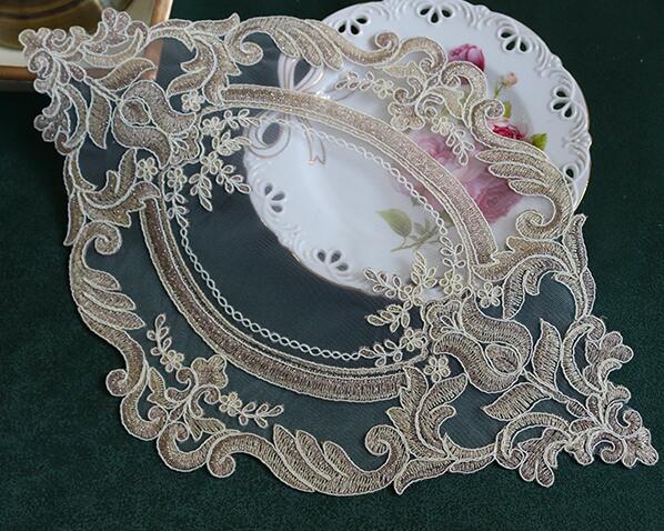 Nouveau Tapis de Table Oval Broderie Dentelle Motif Fleur de Noël Tapis de Table Serviette de Table Dessous de Verre Décoration et Accessoires de Table de Cuisine oval 28X42CM