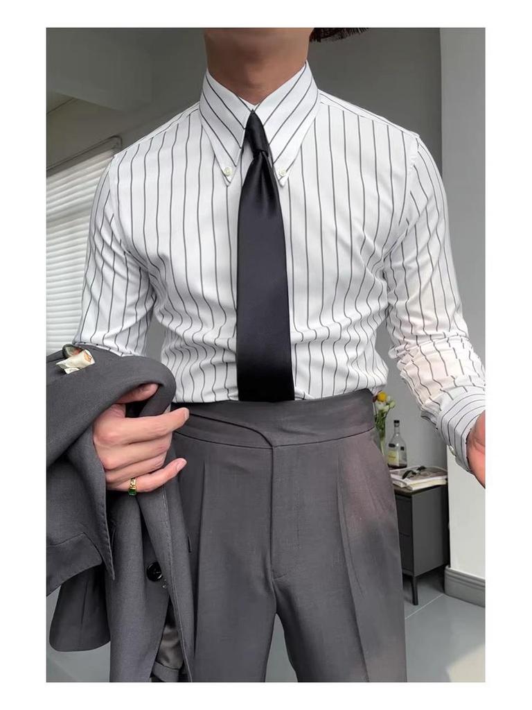 Ruishen Apparel Italienisches Retro Grün Gestreiftes Langarmhemd mit Langem Spitzkragen