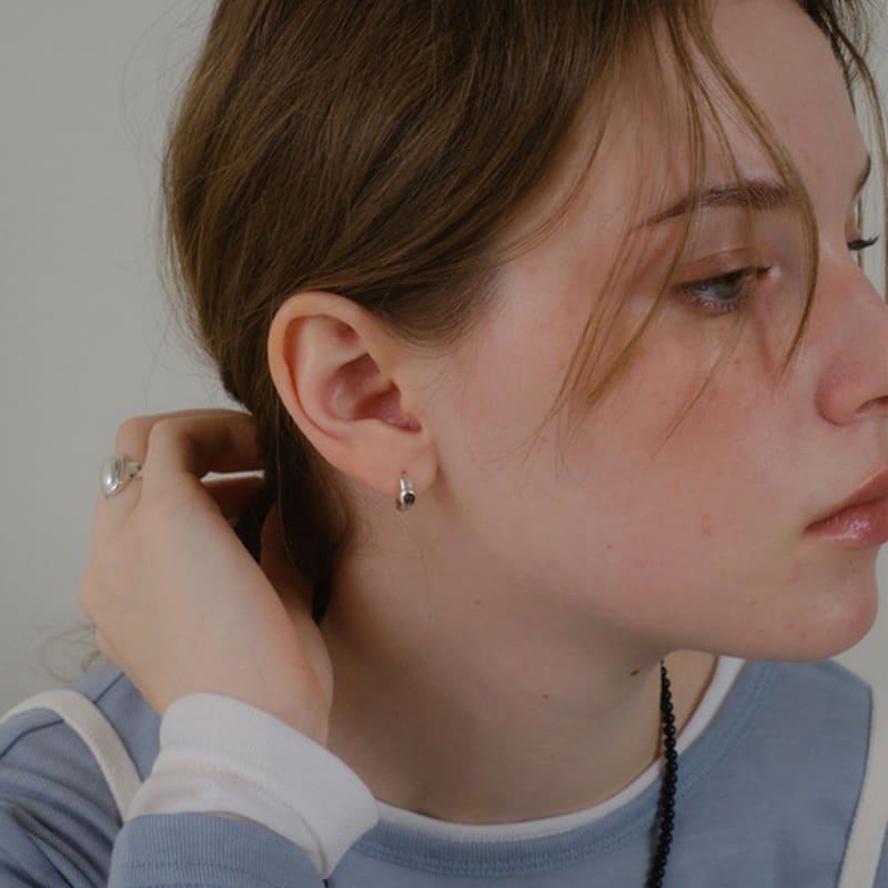 Reve Petit Stone Earrings -Black