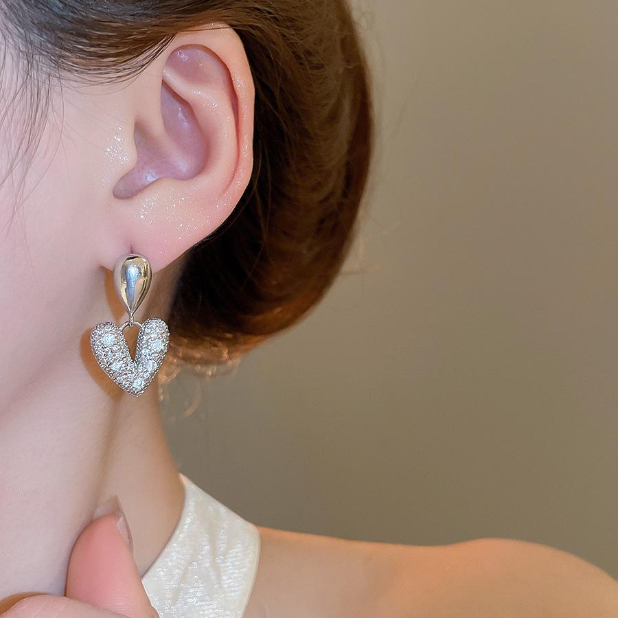 Silver Needle with Diamonds Flower Stripes Pearl Stud Earrings Medieval Vintage Retro Earrings Light Luxury Niche Earrings