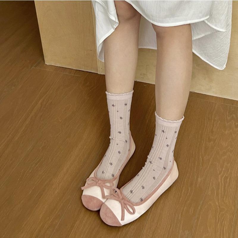 Damen Frühlings- und Sommerdünne Baumwolle Neuer Stil Schleife Knochenlos Genäht Kopf Mittlere Röhre Pile Socken