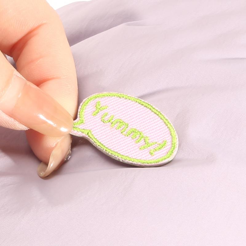 Dikişsiz Kendinden Yapışkanlı İngiliz Kumaş Etiket Desen Etiketi Pantolon Çanta Dekorasyonu Çıkartması Kıyafet Deliği Nakış Yama Etiketi Küçük