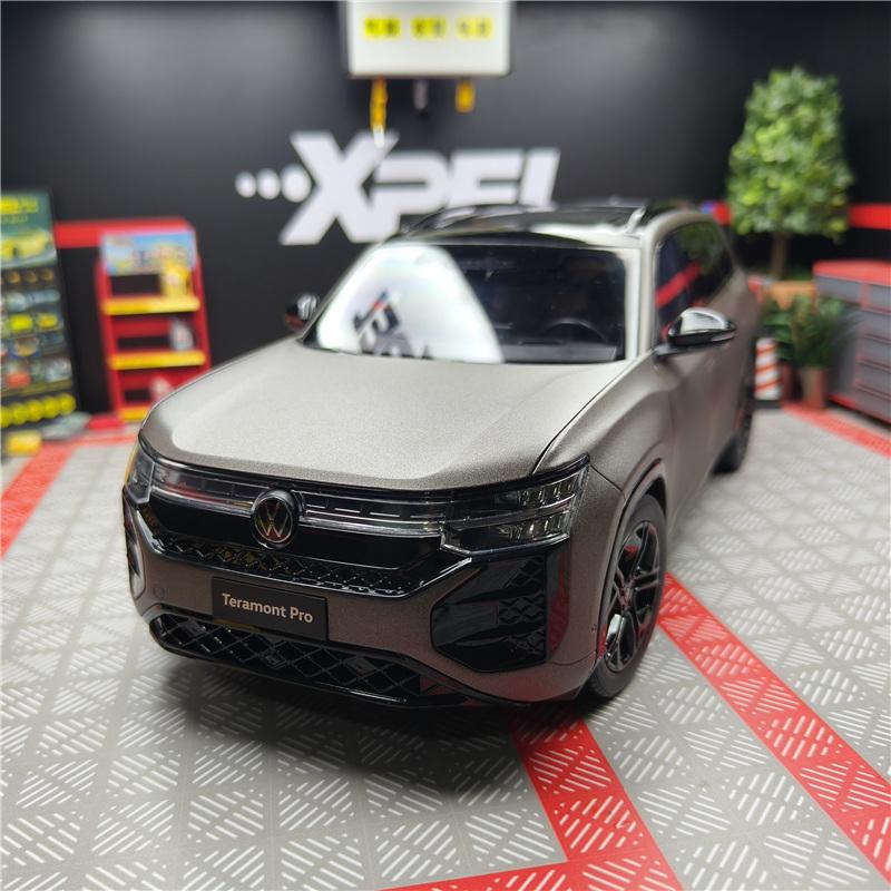 TCFJN1 1:18 VW Teramont Pro SUV Alloy Car Model Diecast Metal Toy Off-road Vehicles Car Model High Simulation Collection Childrens Gift