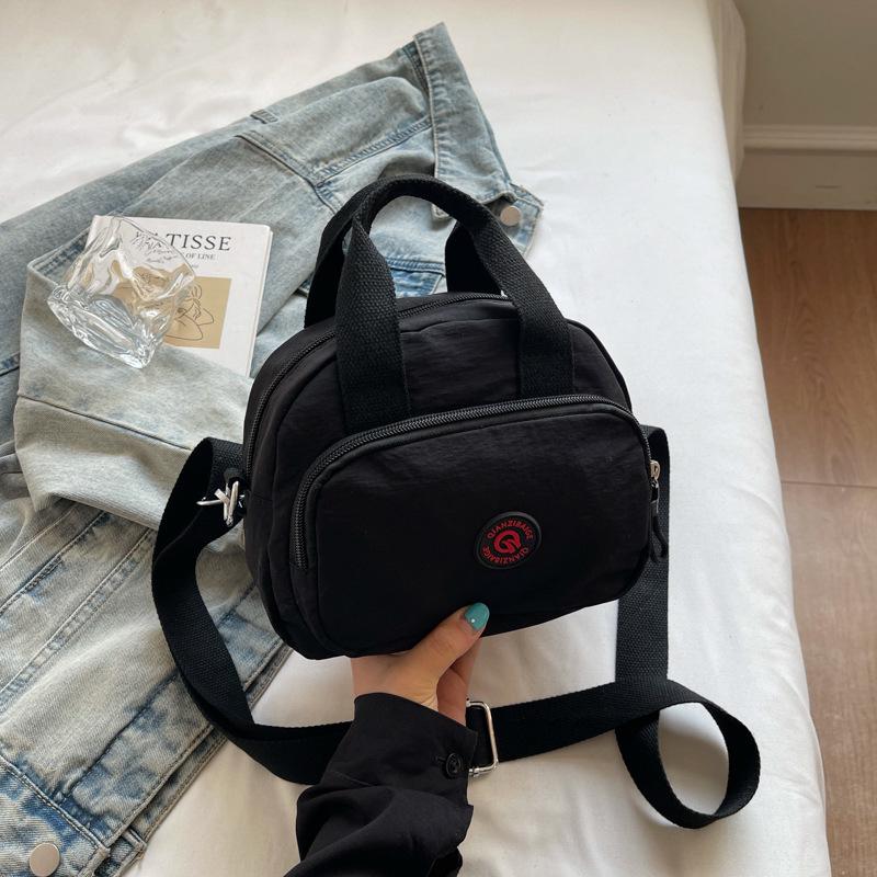 2026 Spring Taslan Fabric Crossbody Bag with Embroidery Texture чёрный