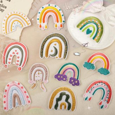 Broderietikett broderidekal klädtillbehör DIY handkontobitar regnbågsfläck tygklistermärke