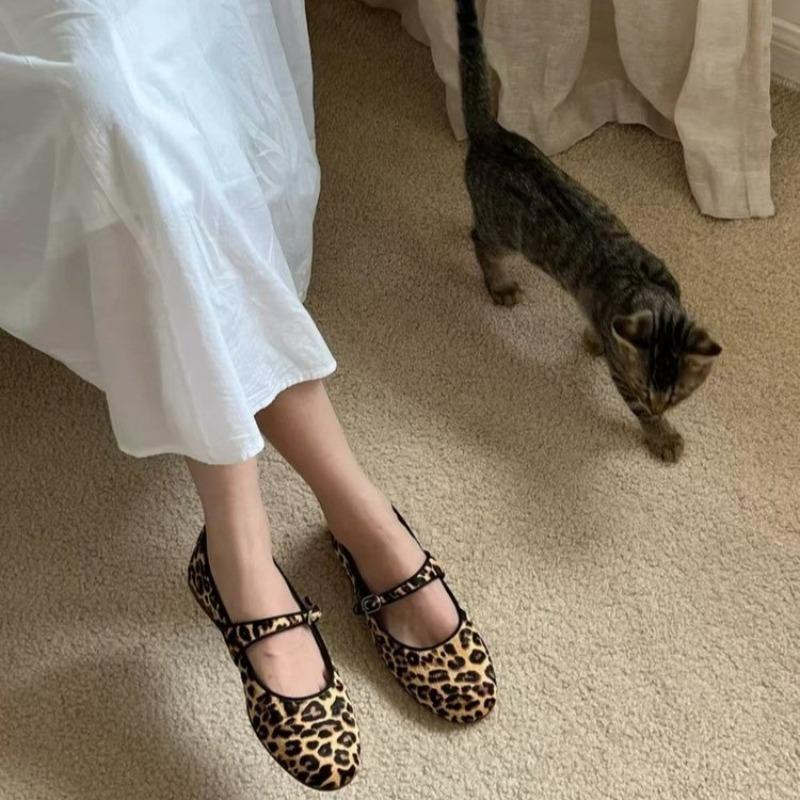 Fashion 2025 New Ladies Shoes Shallow Women's Flats Fashion Leopard Print Casual Round Toe Light Best Seller Comfortable Flat Low Heels