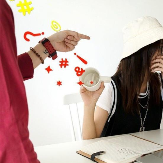 Leck mich Mittelfinger Tasse Neuheit Mittelfinger Keramik Kaffeebecher 300ml Lustige Tasse Geburtstag Scherzgeschenk für Freunde Familie