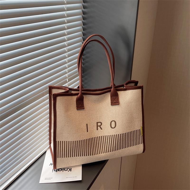 

Trendy Canvas Tote: Lightweight Gym, Travel & Shopping Bag - 2025 Fashion, Large Capacity, Ideal for Commute & Mommy Needs. 39cm x 30cm x 17cm