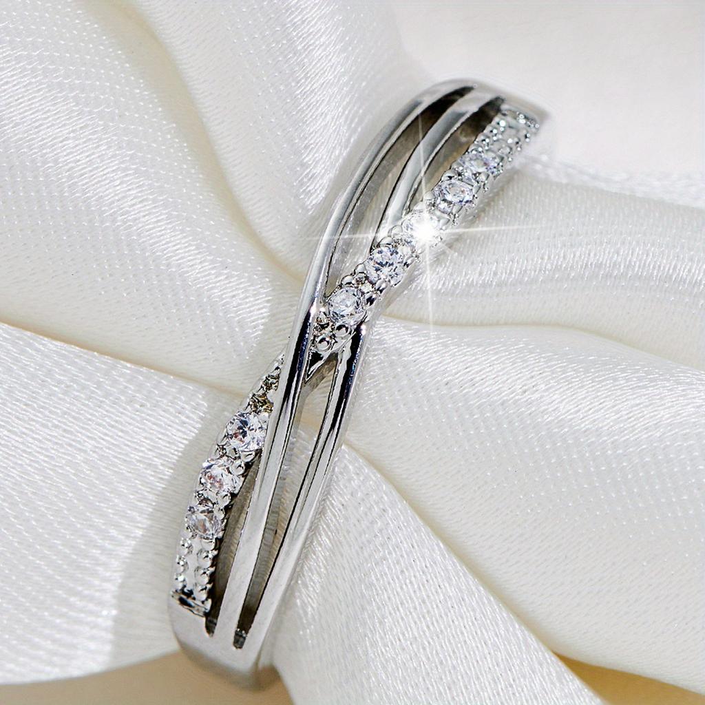 Women's Fashionable Simple White Zircon Versatile Commuting Ring
