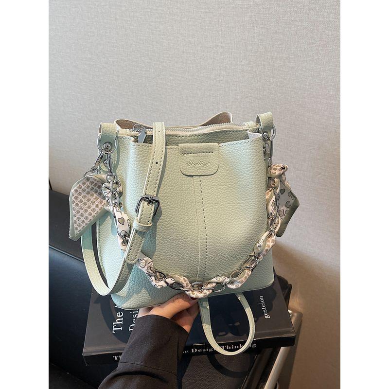 Super Popular Commuter Portable Bucket Bag for Women 2025 New Popular All-Match Shoulder Bag Simple Commuter Messenger Bag
