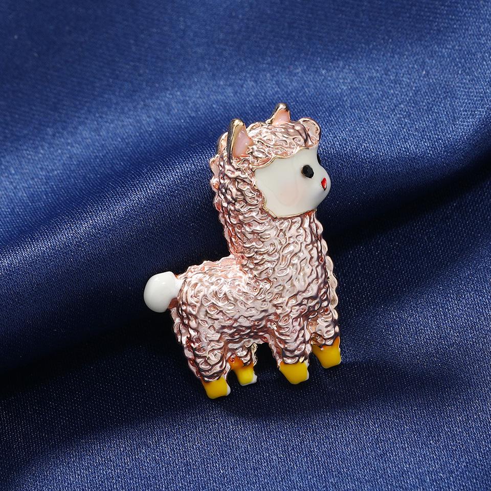Personalized Cute Alpaca Brooch: Women's Simple Sheep Pin for Sweater Accessory