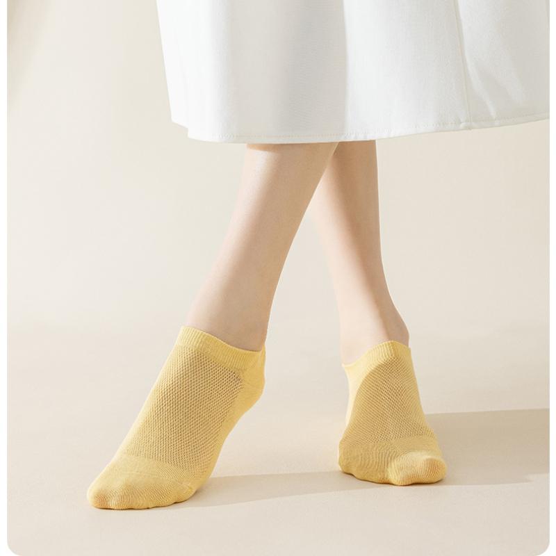 4 Pairs Women's Spring Summer Thin Cotton Socks Breathable Mesh Cotton Ankle Socks Odorless Anti-slip Invisible for Women