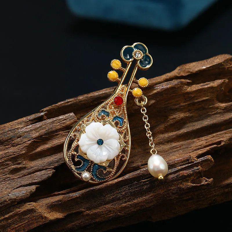 

Ретро китайский кулон с воротником ципао: Кисточка-брошь в традиционном стиле ханьфу In-stock, Fast Delivery