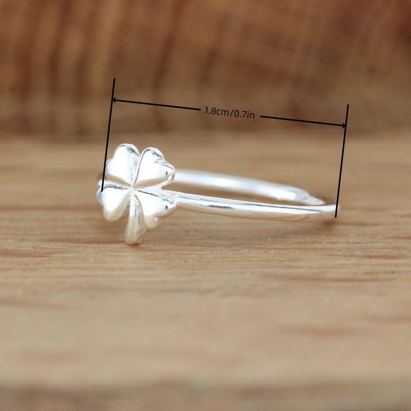Yun Miao Four-Leaf Clover Lucky Women's Ring: Personalized, Elegant, and Versatile Design.