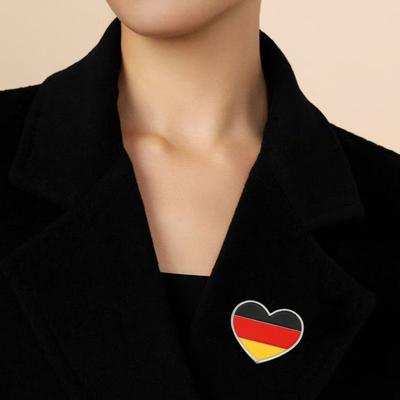 Travel Souvenir Brooch National Flag Love Styling Brooch Oil Dripping Process Metal Badge T-Shirts Dresses Suits Decorative Pin