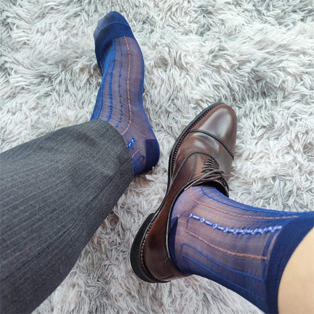Atmungsaktive Dünne Herren-Nylon-Netzstrümpfe mit Streifenmuster für das mittlere Wadenbein Business Formelle Socken Strumpfwaren Geschenk