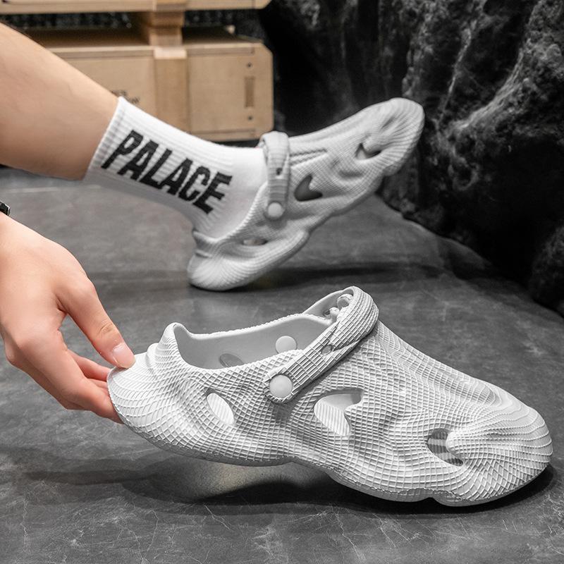 Men's Coconut Hole Non-Slip Outdoor Beach Sandals - Summer Baotou Slippers