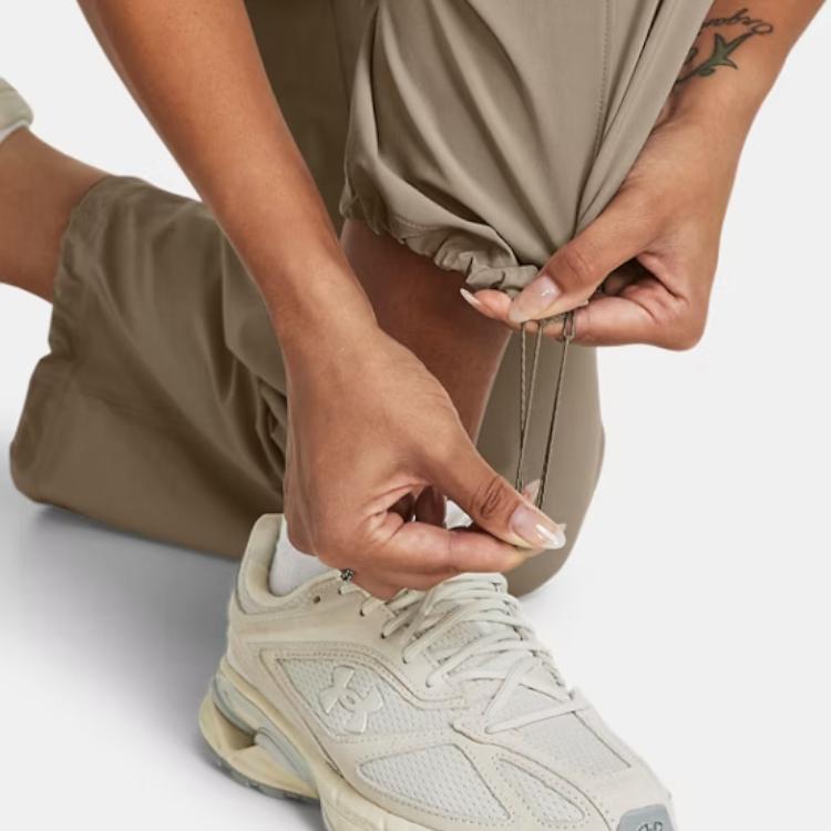 Under Armour Armoursport Pevné Volné Stahovací Široké Pletené Sportovní Kalhoty Dámské spodní díly Světle hnědá 1382696-203